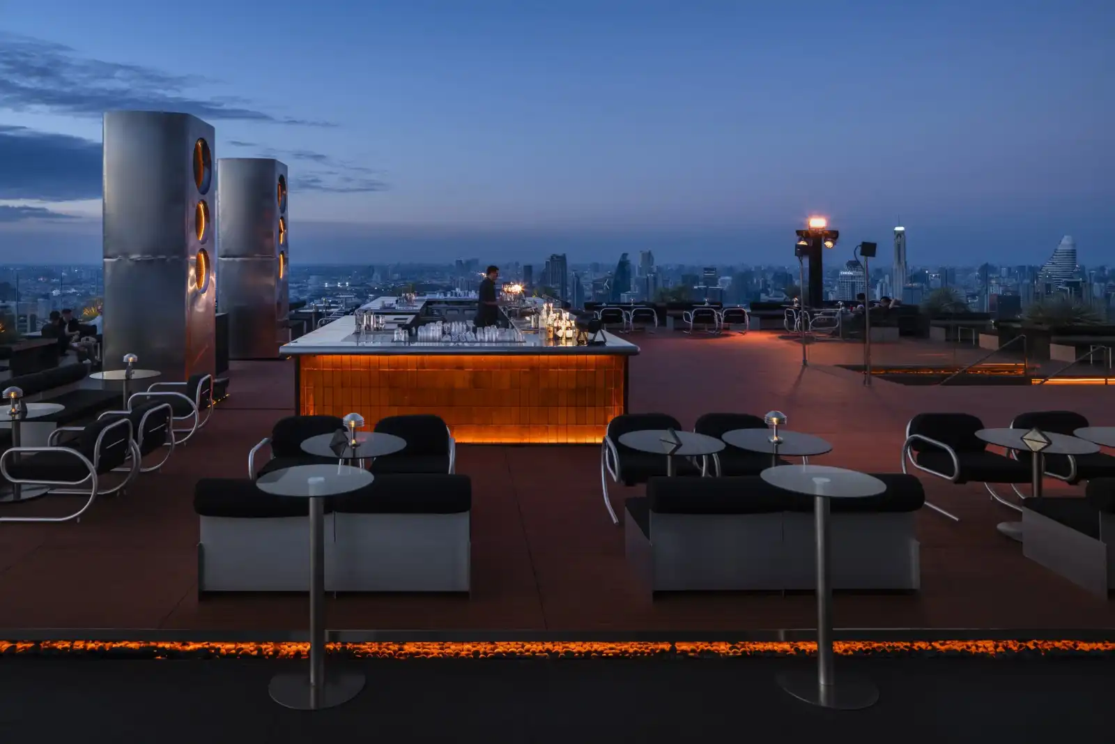 Rooftop ÆTHER à Bangkok - 1