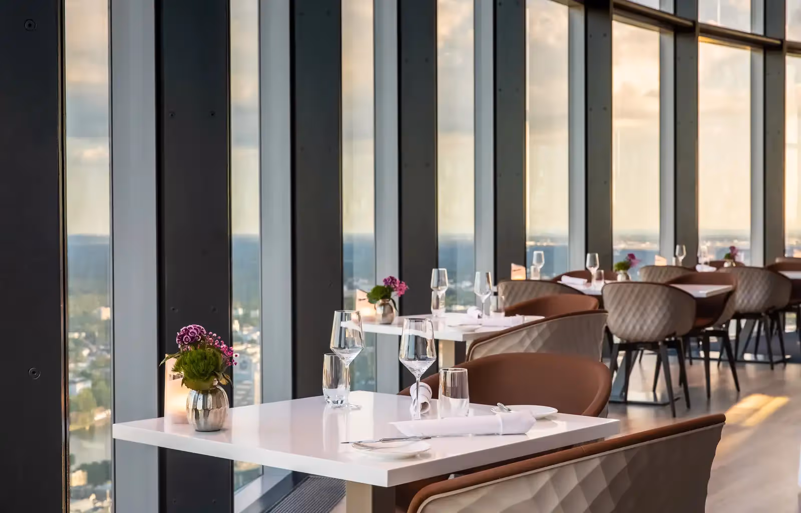 Rooftop Main Tower Restaurant & Lounge à Francfort - 3