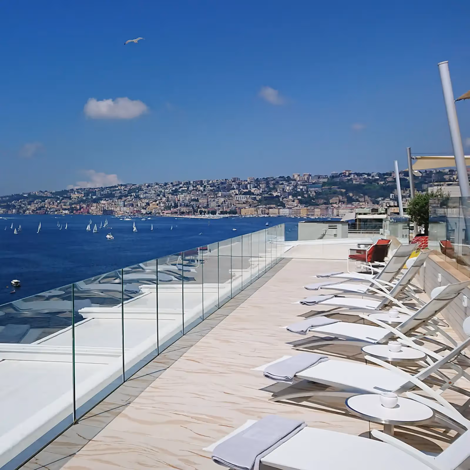 Rooftop Sky Lounge à Naples - 3