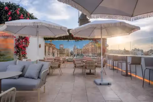 The Rooftop Soul of 1927 Valence
