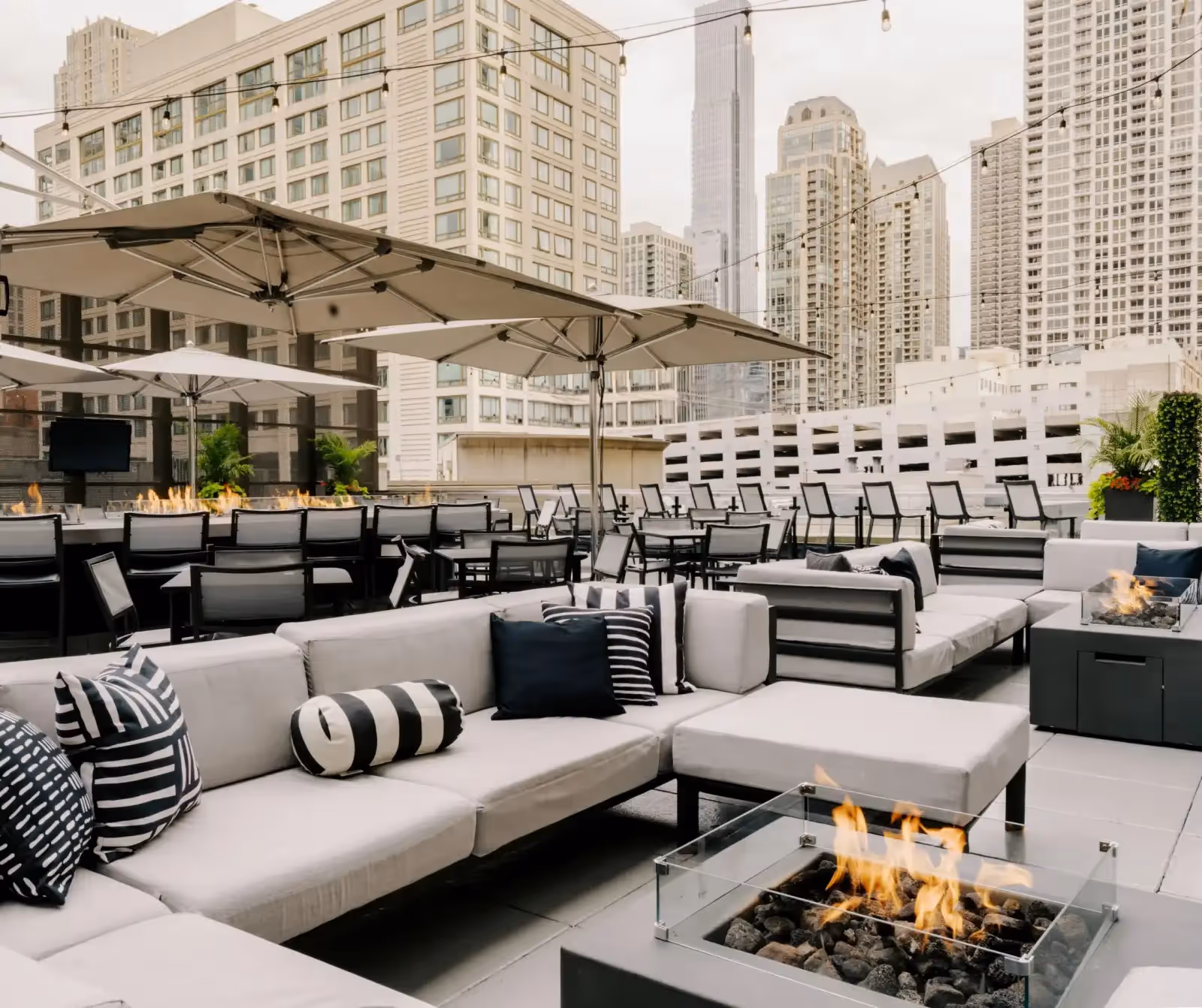 Rooftop Upstairs at The Gwen à Chicago - 1