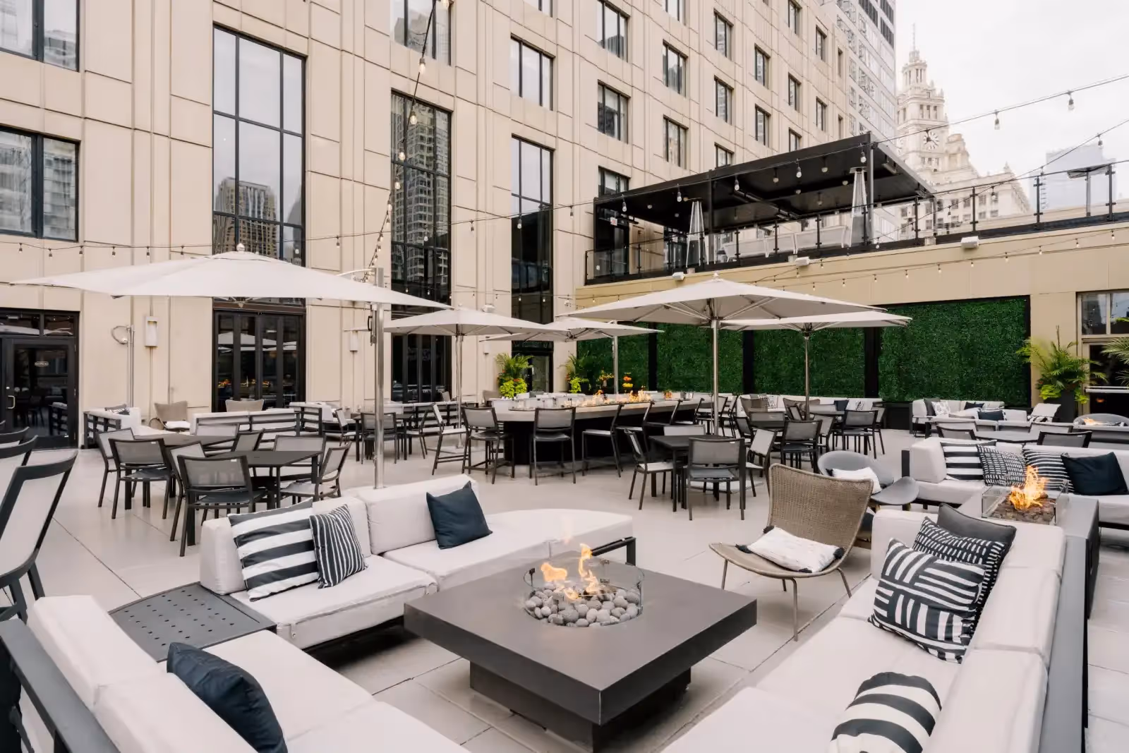 Rooftop Upstairs at The Gwen à Chicago - 2